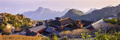  二台山：歴史と自然が織りなす壮大な絶景！